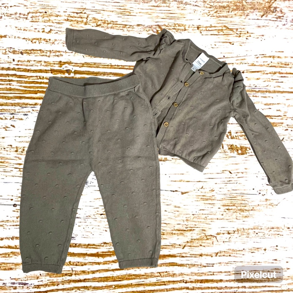 Bundle! Baby girls clothes size 12m! Excellent condition